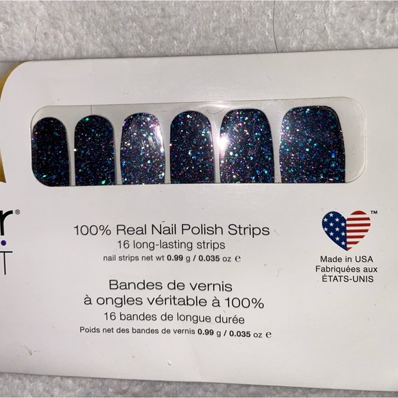 NWT Color Street Holidaze shimmering beautiful nail polish sheets instant mani! - Picture 2 of 4